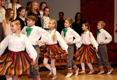 https://goo.gl/photos/mLGk1Q4PS71K4TMZ8